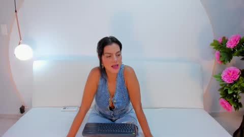    online show from December 18, 2025, 2:56 pm