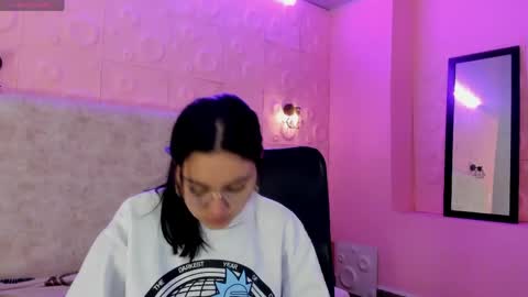 Snapshot of adaira31 chatting on May 1, 2026, 11:37 am Adaira online show from May 1, 2026, 11:37 am