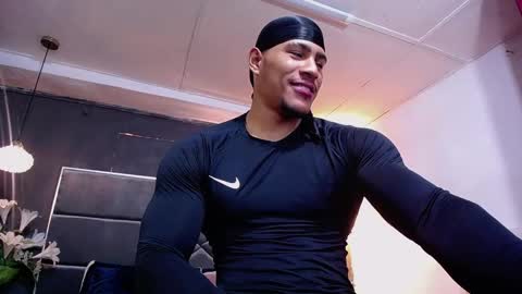 adam_fit19cm online show from February 4, 2026, 1:50 pm