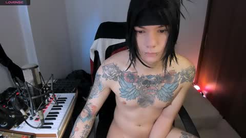 Snapshot of adam_rocket chatting on November 2, 2025, 1:35 pm Adam online show from November 2, 2025, 1:35 pm