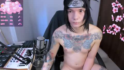 Snapshot of adam_rocket chatting on November 13, 2025, 1:54 pm Adam online show from November 13, 2025, 1:54 pm