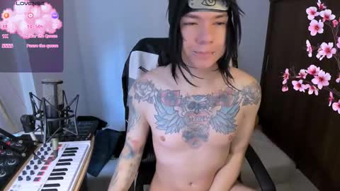 Snapshot of adam_rocket chatting on November 15, 2025, 1:40 pm Adam online show from November 15, 2025, 1:40 pm