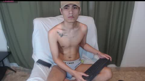 Snapshot of adam_sinclair chatting on November 16, 2025, 9:42 pm adam_sinclair online show from November 16, 2025, 9:42 pm