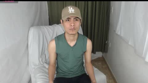 Snapshot of adam_sinclair chatting on November 21, 2025, 8:07 pm adam_sinclair online show from November 21, 2025, 8:07 pm