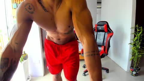 Snapshot of adam_valencia chatting on November 6, 2025, 4:30 pm Adam Valencia online show from November 6, 2025, 4:30 pm