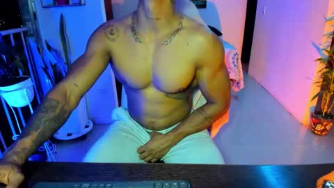 Snapshot of adam_valencia chatting on November 7, 2025, 4:56 am Adam Valencia online show from November 7, 2025, 4:56 am