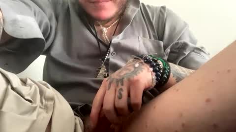 Snapshot of adamgelz chatting on November 2, 2025, 4:42 pm adamgelz online show from November 2, 2025, 4:42 pm