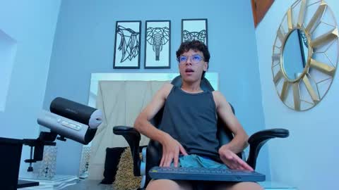 Adams Bobby online show from November 6, 2025, 1:01 pm