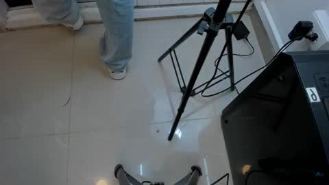 Adams Bobby online show from November 23, 2025, 11:21 am