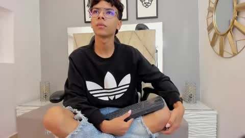 Adams Bobby online show from December 4, 2025, 11:30 am