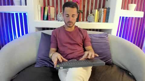 Snapshot of adams_sanz chatting on February 14, 2026, 7:10 pm Im Adams Sanz online show from February 14, 2026, 7:10 pm