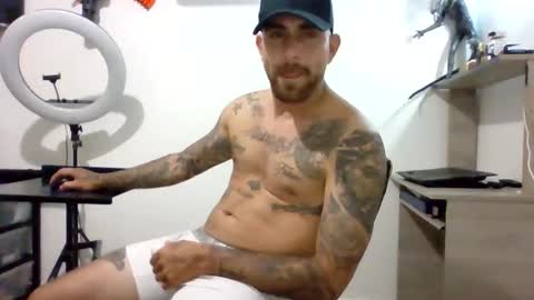 Snapshot of adan_carter chatting on October 16, 2025, 4:24 am adan_carter online show from October 16, 2025, 4:24 am