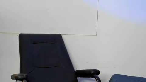 Snapshot of adan_rivas chatting on February 19, 2025, 11:14 pm adan online show from February 19, 2025, 11:14 pm