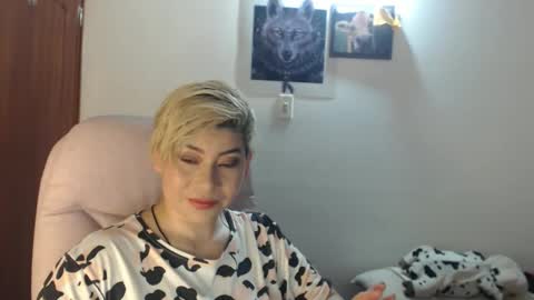 adan_romanoff online show from November 29, 2025, 8:28 am