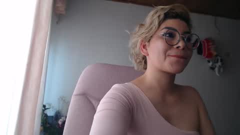 Snapshot of adan_romanoff chatting on May 19, 2026, 4:57 pm adan_romanoff online show from May 19, 2026, 4:57 pm