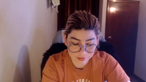 Snapshot of adan_romanoff chatting on June 7, 2026, 5:44 am adan_romanoff online show from June 7, 2026, 5:44 am