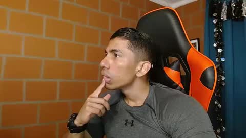 Adan Sin online show from February 3, 2025, 7:10 pm