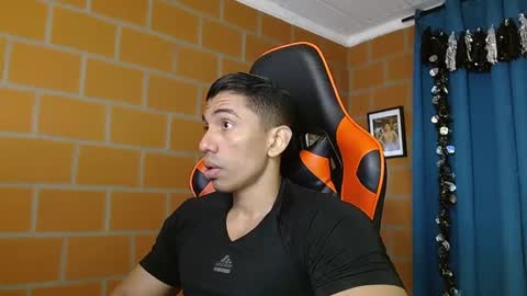 Adan Sin online show from February 7, 2025, 2:47 pm