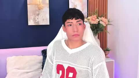 Snapshot of adann_scott chatting on June 3, 2026, 12:52 pm Adan online show from June 3, 2026, 12:52 pm
