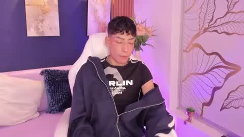 Snapshot of adann_scott chatting on June 17, 2026, 12:29 pm Adan online show from June 17, 2026, 12:29 pm