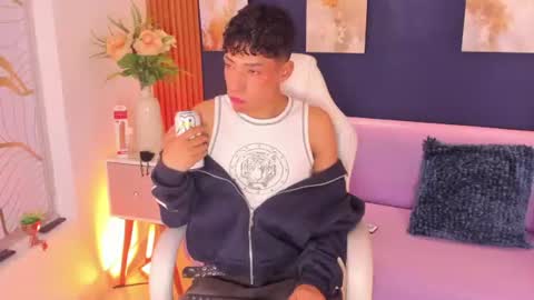 Snapshot of adann_scott chatting on June 19, 2026, 12:42 pm Adan online show from June 19, 2026, 12:42 pm