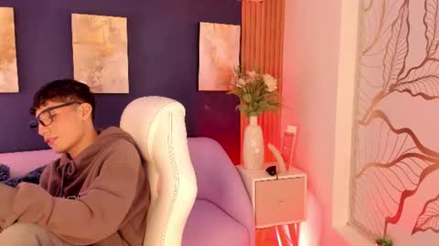 Snapshot of adann_scott chatting on June 26, 2026, 12:09 pm Adan online show from June 26, 2026, 12:09 pm