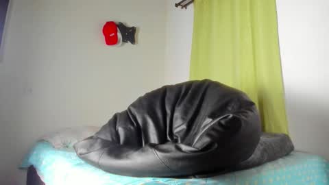   online show from December 16, 2025, 4:06 am