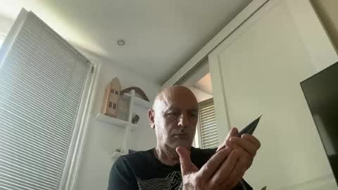 Snapshot of add_me_2 chatting on June 23, 2026, 10:35 am add_me_2 online show from June 23, 2026, 10:35 am