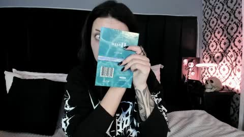 Ade  online show from April 10, 2026, 8:02 pm