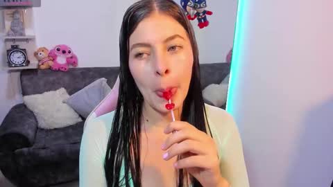 Adela Parker  online show from October 25, 2025, 8:14 pm