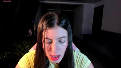 Snapshot of adela_parker chatting on May 4, 2026, 1:01 am Adela Parker online show from May 4, 2026, 1:01 am