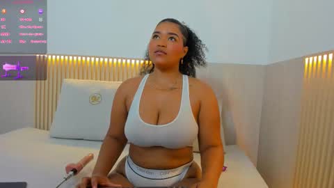 Snapshot of adelaine_brow chatting on November 11, 2025, 3:28 am Adelaine Brow online show from November 11, 2025, 3:28 am