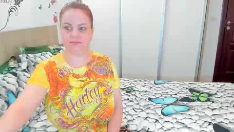 izabellamilf online show from April 19, 2026, 1:10 pm