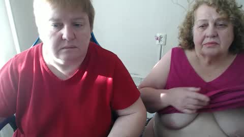 Snapshot of adelandsofia chatting on February 9, 2026, 9:35 am AdelAndSofia online show from February 9, 2026, 9:35 am