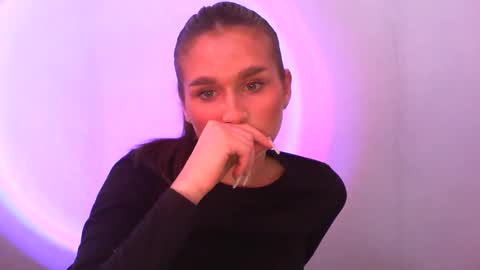 Snapshot of adele_amore chatting on February 17, 2025, 12:16 pm Adele Amore online show from February 17, 2025, 12:16 pm