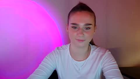 Snapshot of adele_amore chatting on March 2, 2025, 11:29 am Adele Amore online show from March 2, 2025, 11:29 am