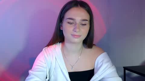 Snapshot of adele_amore chatting on March 6, 2025, 7:47 am Adele Amore online show from March 6, 2025, 7:47 am