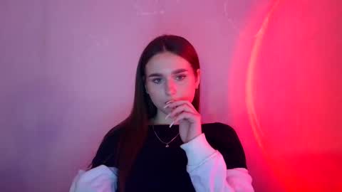 Snapshot of adele_amore chatting on March 7, 2025, 10:24 am Adele Amore online show from March 7, 2025, 10:24 am