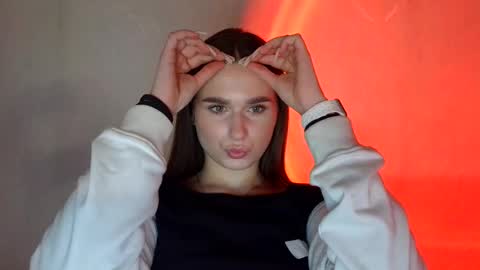 Snapshot of adele_amore chatting on March 7, 2025, 6:00 pm Adele Amore online show from March 7, 2025, 6:00 pm