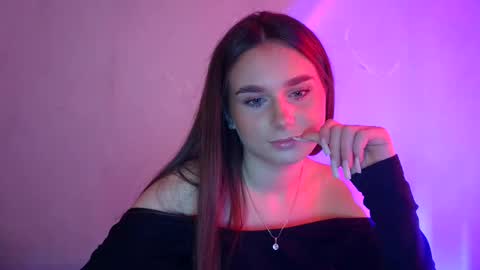 Snapshot of adele_amore chatting on March 11, 2025, 11:01 am Adele Amore online show from March 11, 2025, 11:01 am