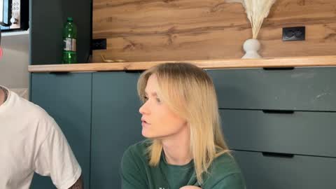 Adele Nick online show from April 4, 2026, 10:02 am