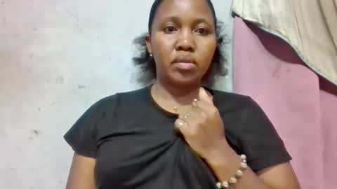 Snapshot of adelealy chatting on May 21, 2026, 2:29 am adelealy online show from May 21, 2026, 2:29 am