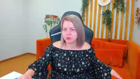 Snapshot of adeleravelle chatting on August 9, 2026, 5:12 am AdeleRavelle online show from August 9, 2026, 5:12 am