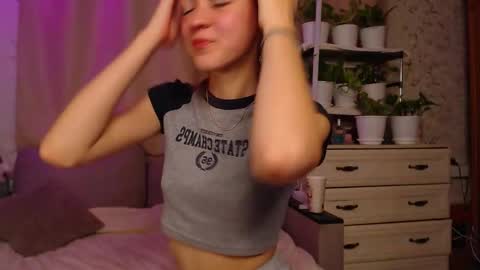 Snapshot of adelin_maxwell chatting on October 9, 2025, 8:51 pm Lina online show from October 9, 2025, 8:51 pm