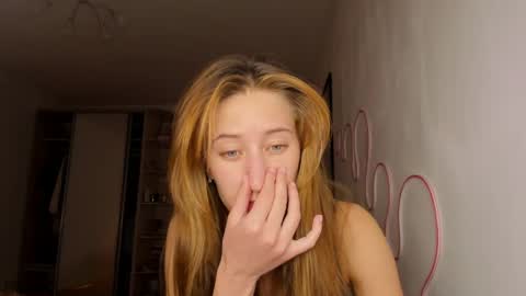 Snapshot of adellqueen chatting on May 11, 2026, 9:45 pm Adell online show from May 11, 2026, 9:45 pm