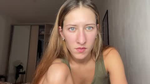 Snapshot of adellqueen chatting on July 6, 2026, 9:39 pm Adell online show from July 6, 2026, 9:39 pm