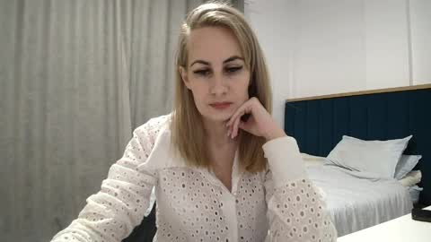 Adellyn online show from April 5, 2026, 6:05 pm