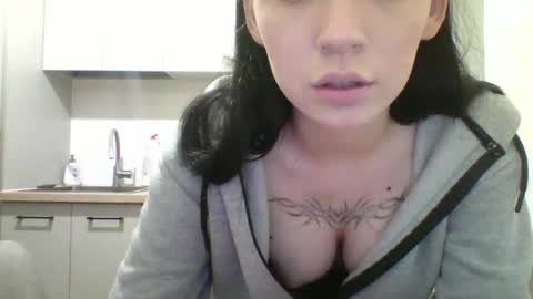 adelya_meow online show from October 18, 2025, 7:36 pm