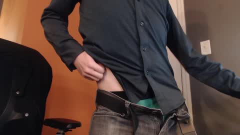 Snapshot of adequate_cock chatting on January 6, 2025, 10:15 pm adequate_cock online show from January 6, 2025, 10:15 pm