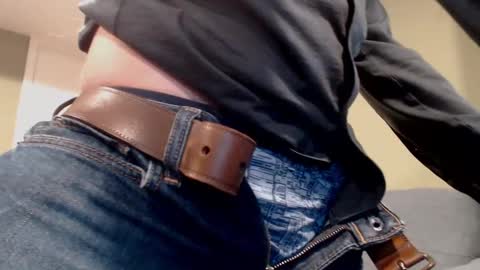 Snapshot of adequate_cock chatting on November 21, 2025, 9:35 pm adequate_cock online show from November 21, 2025, 9:35 pm